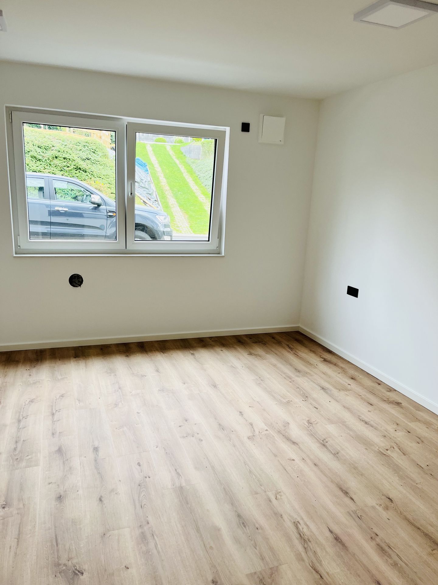 Würdinghausen: Exklusive Whg. mit Loggia und Fahrstuhl WARM zu vermieten!