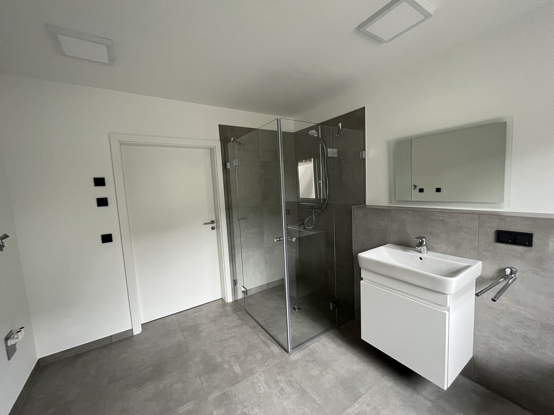 Würdinghausen: Exklusive Whg. mit Loggia und Fahrstuhl WARM zu vermieten!