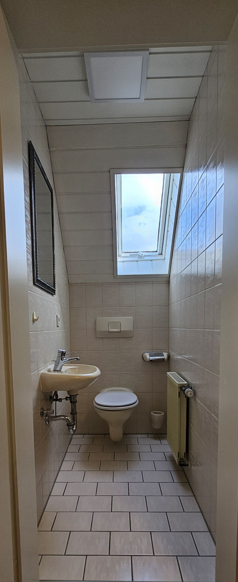 Oberhundem: 2-ZKB-Dachgeschosswohnung provisionsfrei zu vermieten (Terrasse mgl.)