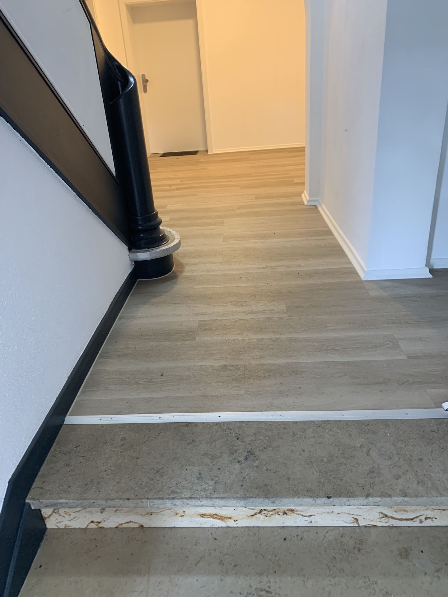 Oberhundem: 2-ZKB-Dachgeschosswohnung provisionsfrei zu vermieten (Terrasse mgl.)