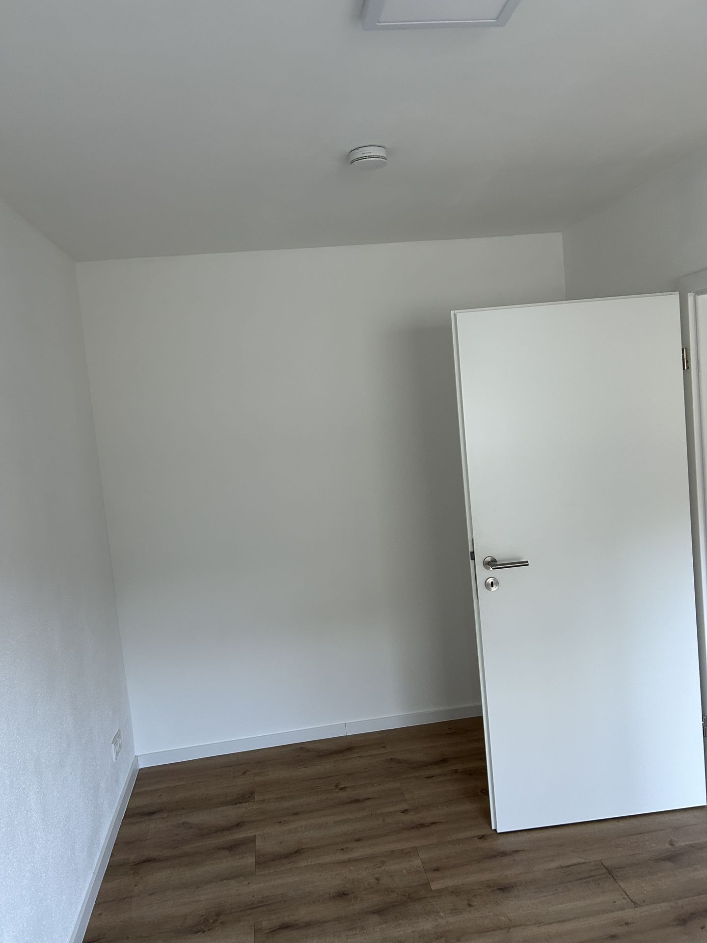 Würdinghausen: Helle und freundliche 2-Zimmer-Wohnung ab sofort WARM zu vermieten!