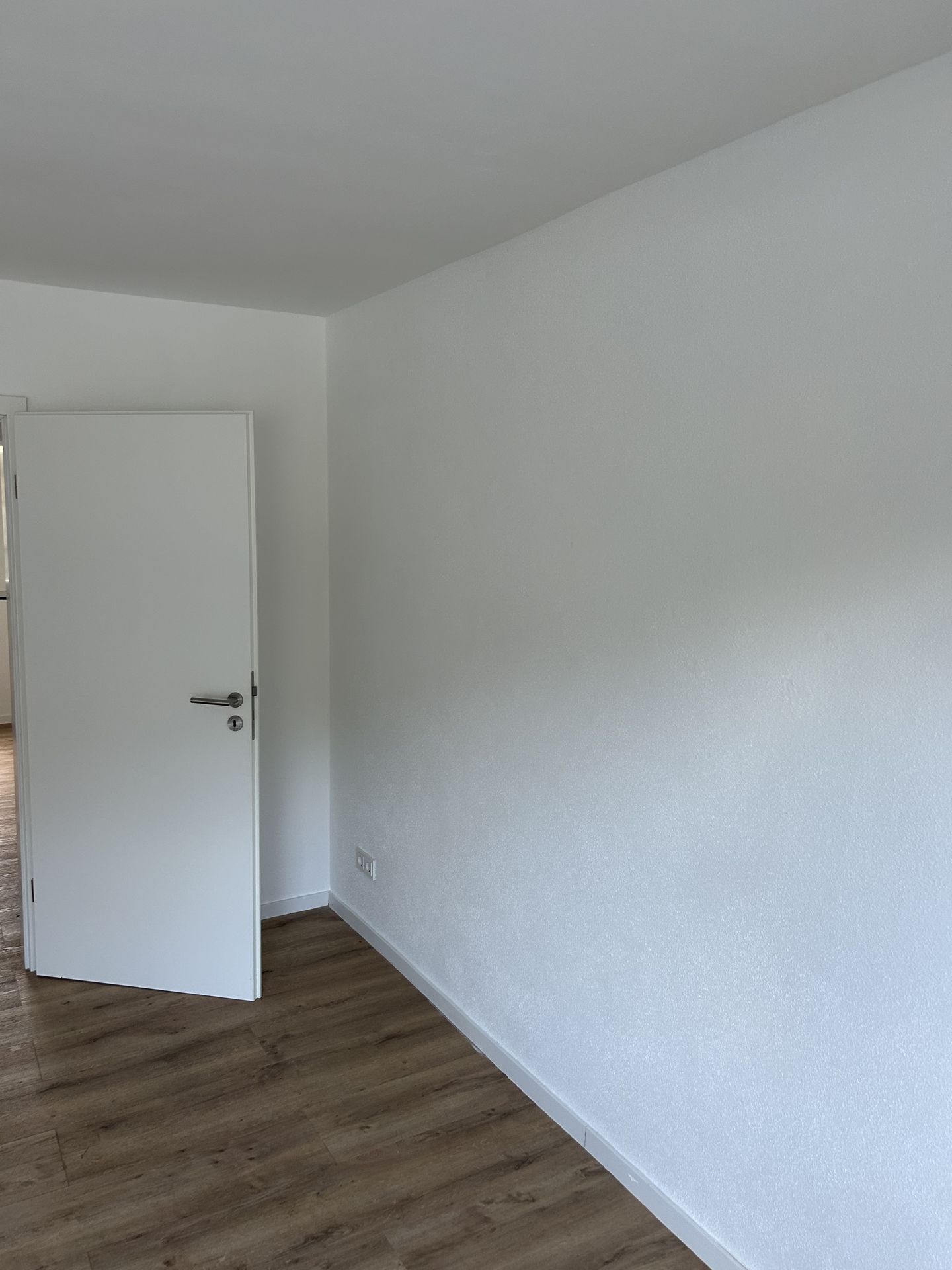 Würdinghausen: Helle und freundliche 2-Zimmer-Wohnung ab sofort WARM zu vermieten!