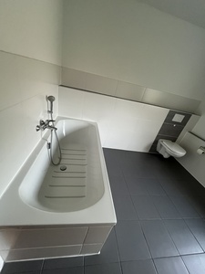 Bad mit Badewanne.jpg