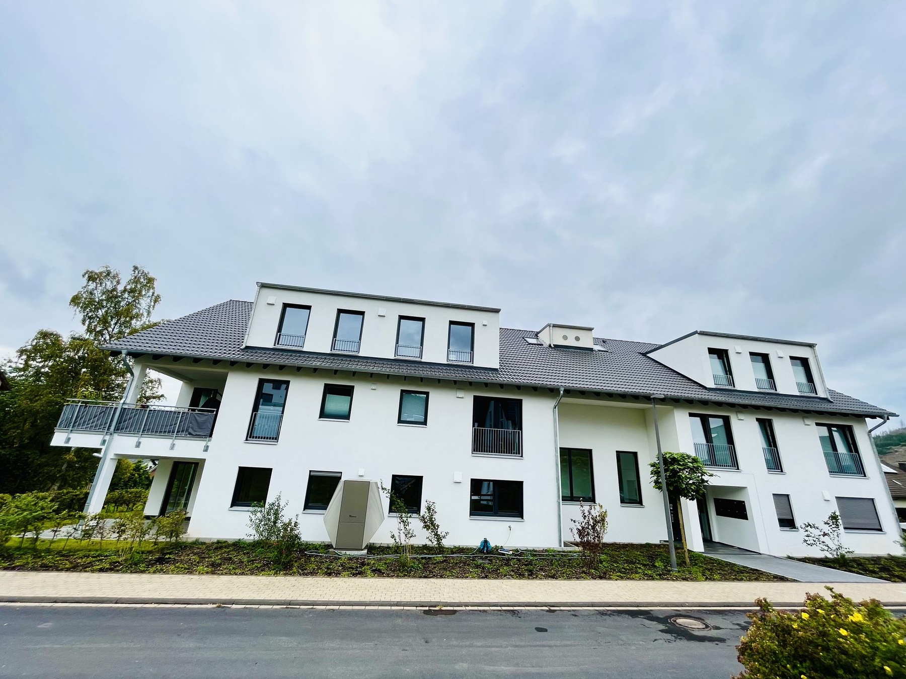 Würdinghausen: Exklusive Whg. mit Loggia und Fahrstuhl WARM zu vermieten!